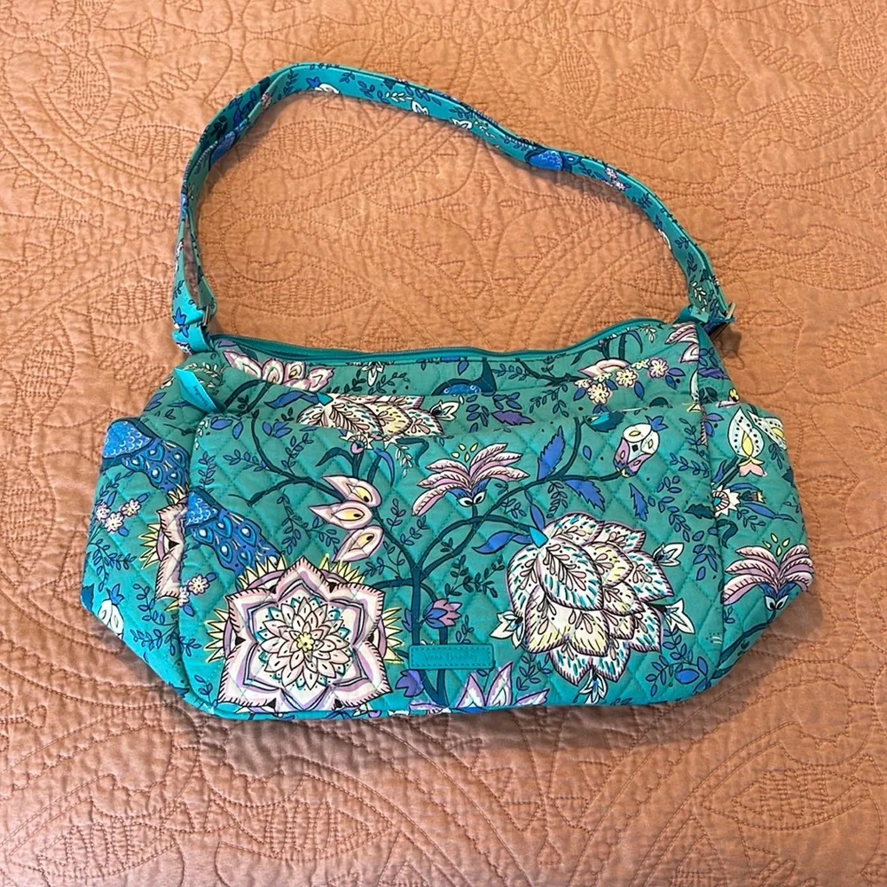 Vera Bradley large crossbody - Picture 1 of 9